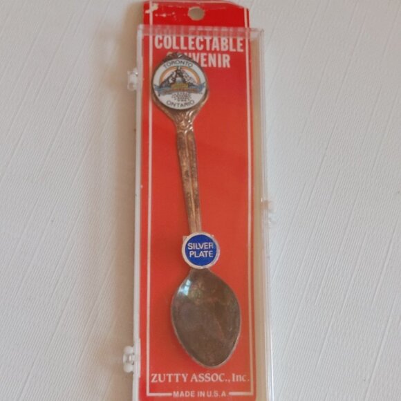 RETRO Canada's Wonderland Collectable Souvenir Spoon Silver Plated - Picture 2 of 4